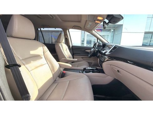 Used 2016 Honda Pilot Touring image 12