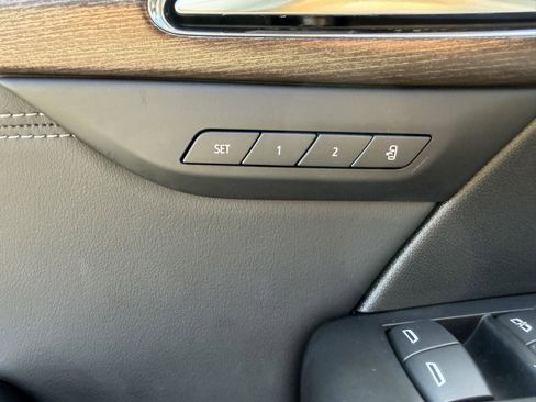 Used 2023 Buick Envision Avenir AWD/4WD image 12