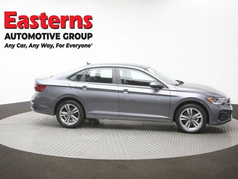 Used 2024 Volkswagen Jetta SE FWD image 42