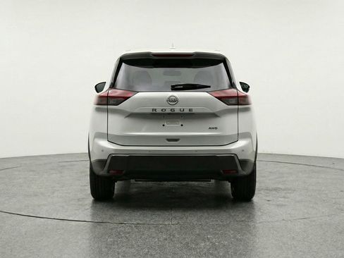 Used 2025 Nissan Rogue SV AWD/4WD image 7