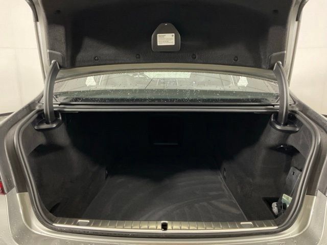 Used 2022 BMW 750i xDrive w/ Executive Package AWD/4WD image 36