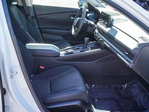 Used 2025 Honda Accord SE image 12