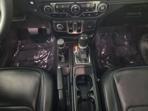 Used 2024 Jeep Wrangler High Altitude AWD/4WD image 36