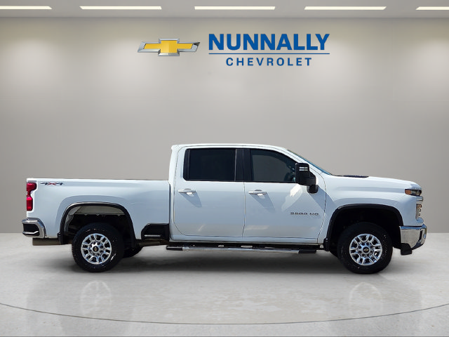 Used 2025 Chevrolet Silverado 2500 LT w/ Convenience Package AWD/4WD image 6