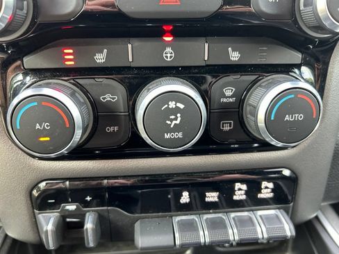 Used 2020 RAM 1500 Big Horn AWD/4WD image 25