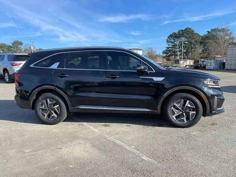 Used 2022 Kia Sorento S image 9