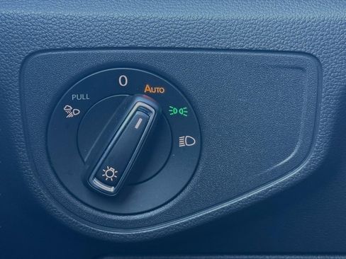 Used 2023 Volkswagen Atlas SE image 23