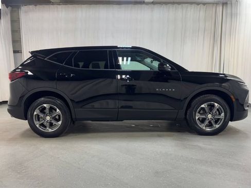 Used 2025 Chevrolet Blazer LT AWD/4WD image 7