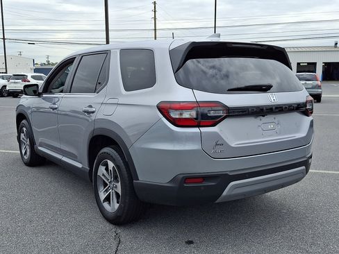 Certified 2025 Honda Pilot EX-L image 4