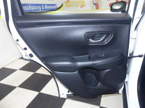 Used 2023 Honda HR-V LX image 22