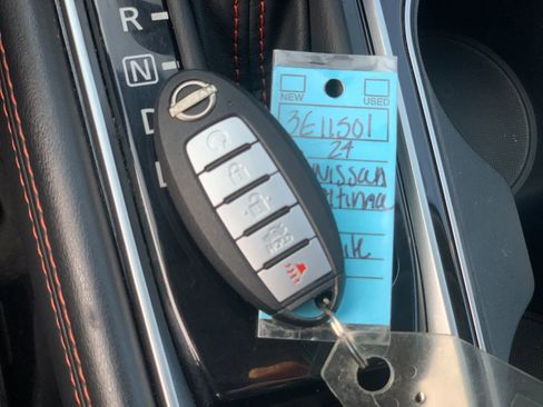 Used 2024 Nissan Altima 2.5 SR image 10