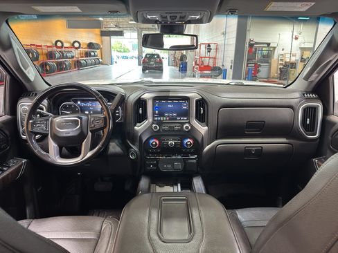 Used 2022 GMC Sierra 3500 Denali AWD/4WD image 16