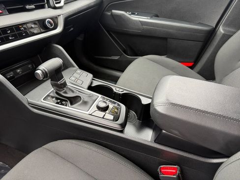 Certified 2025 Kia Sportage LX image 11
