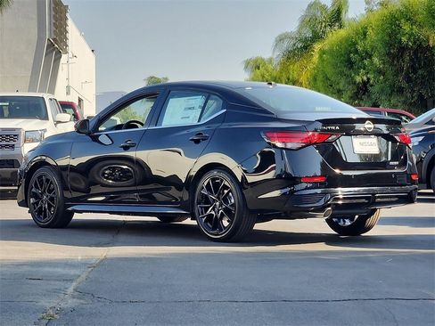 New 2025 Nissan Sentra SR w/ Midnight Edition image 2