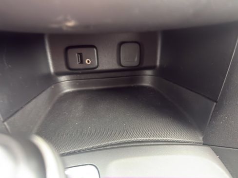 Used 2018 Chevrolet Equinox LT image 40