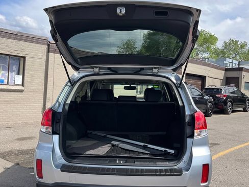 Used 2013 Subaru Outback 2.5i Limited w/ Moonroof Pkg AWD/4WD image 23