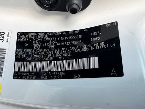 Used 2019 Toyota Sienna SE image 34