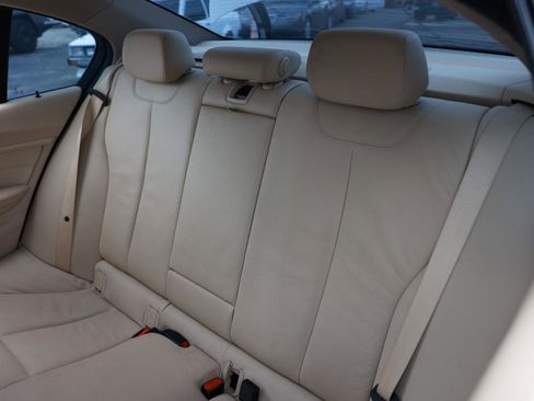 Used 2013 BMW 328i Sedan RWD image 8
