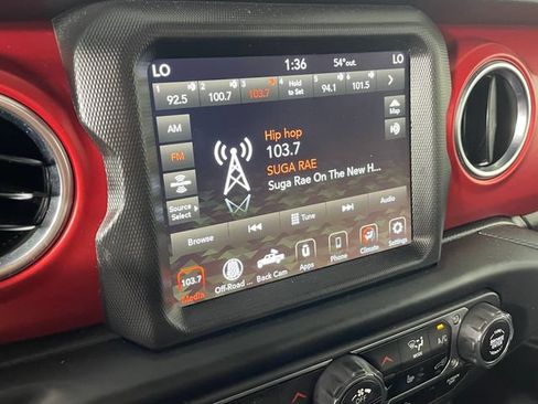 Used 2022 Jeep Gladiator Rubicon w/ Cold Weather Group AWD/4WD image 7
