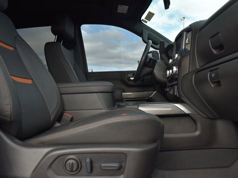 Used 2022 GMC Sierra 2500 AT4 w/ AT4 Premium Plus Package image 10