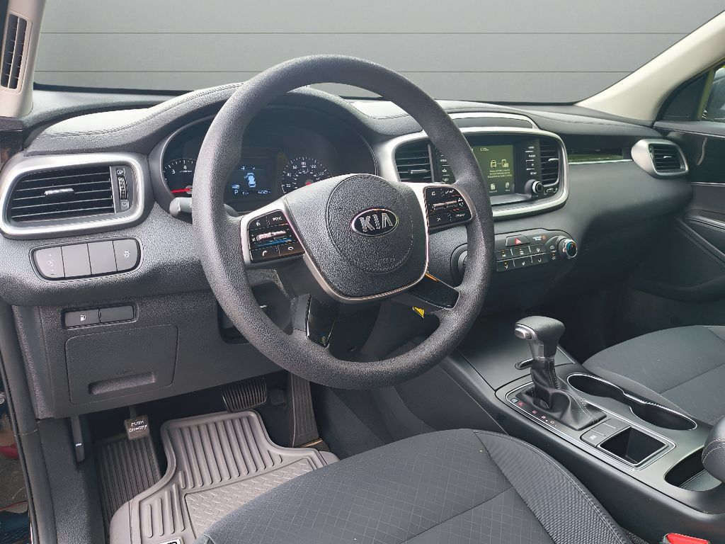 Used 2020 Kia Sorento FWD V6 image 13