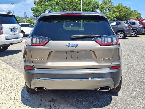 Used 2019 Jeep Cherokee Limited AWD/4WD image 5