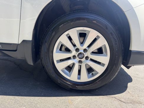 Used 2018 Subaru Outback 2.5i Premium AWD/4WD image 21