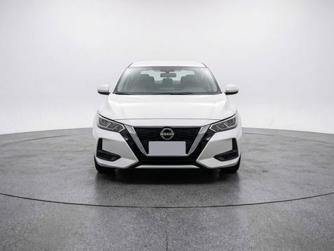 Used 2025 Nissan Sentra SV image 2