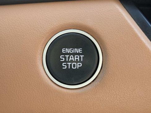 Used 2024 Kia Seltos EX FWD image 30