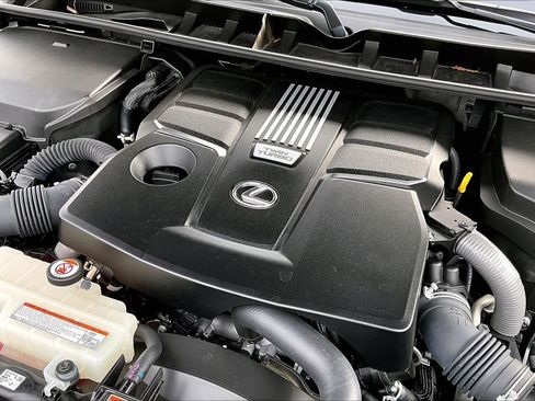 Used 2024 Lexus LX 600 4WD w/ Luxury Package image 33