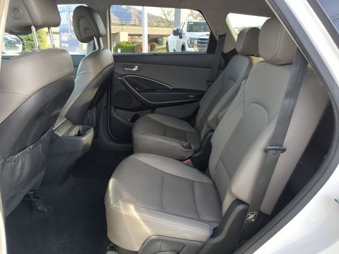 Used 2017 Hyundai Santa Fe Limited image 18