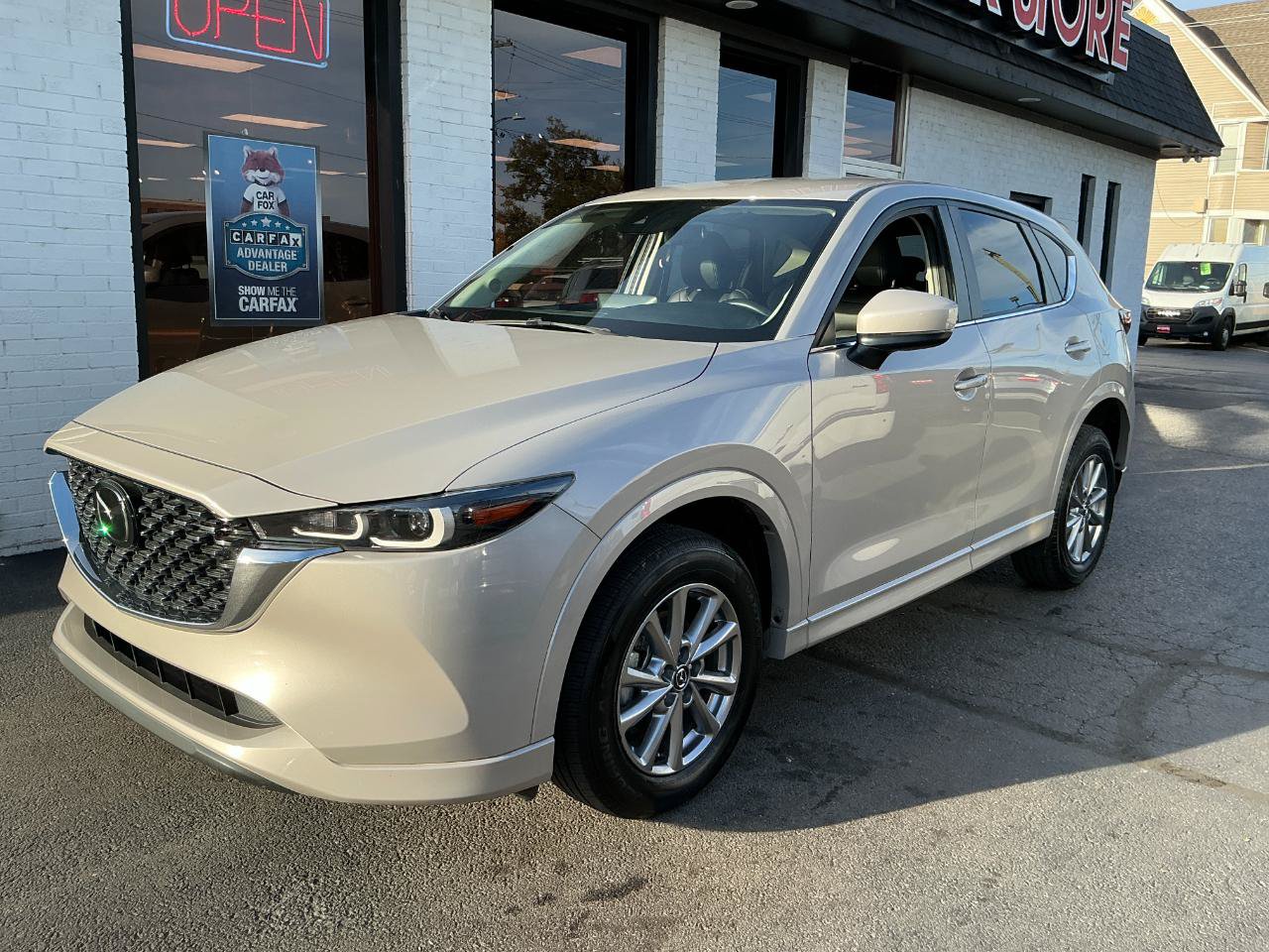 Used 2024 MAZDA CX-5 AWD 2.5 S w/ Select Package image 2
