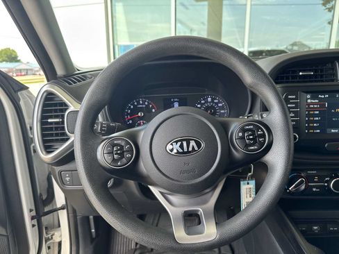 Used 2021 Kia Soul LX FWD image 8