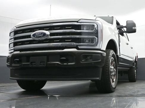 Used 2025 Ford F250 King Ranch w/ FX4 Off-Road Package image 9