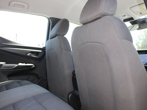 Used 2023 Chevrolet Bolt EUV LT FWD image 15