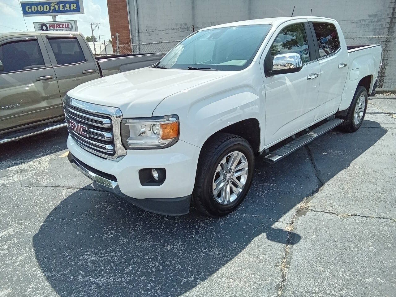 Used 2017 GMC Canyon SLT w/ Driver Alert Package RWD image 1