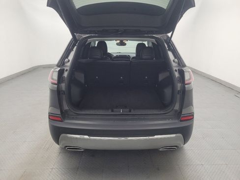 Used 2019 Jeep Cherokee Limited w/ Technology Group FWD image 29