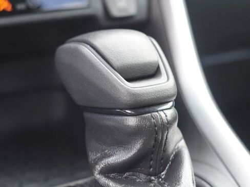 Used 2020 Toyota RAV4 XLE w/ Convenience Package FWD image 32