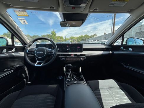 Used 2025 Kia K5 LXS FWD image 32