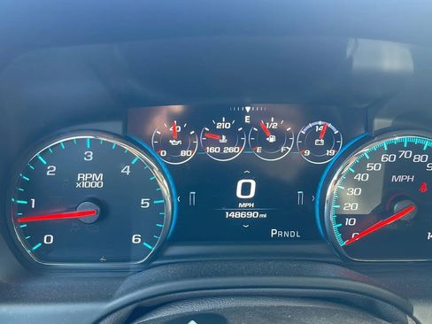 Used 2020 Chevrolet Suburban Premier image 26