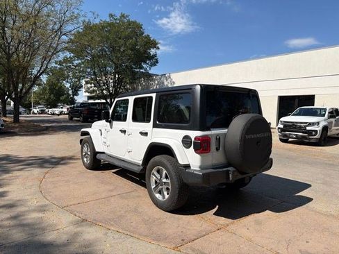 Used 2022 Jeep Wrangler Unlimited Sahara w/ Cold Weather Group AWD/4WD image 3