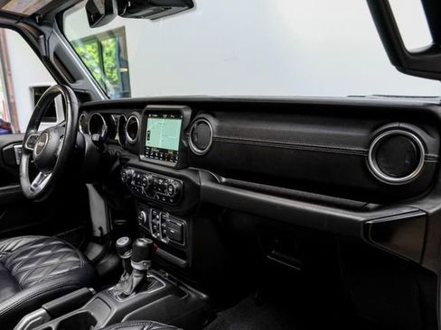 Used 2021 Jeep Wrangler Unlimited Sahara w/ Cold Weather Group AWD/4WD image 13