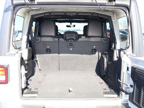 Used 2023 Jeep Wrangler Unlimited Rubicon w/ Cold Weather Group image 23