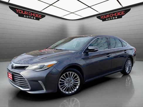 Used 2018 Toyota Avalon Limited image 1