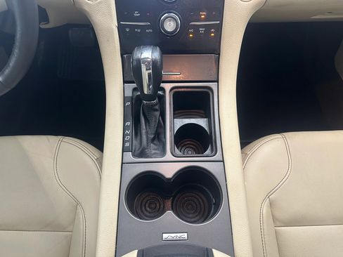 Used 2018 Ford Taurus SEL w/ Equipment Group 201A image 19