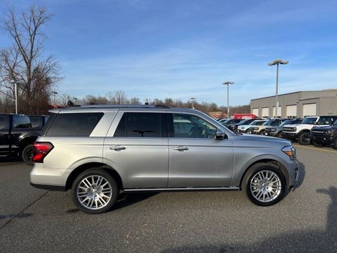 Certified 2024 Ford Expedition Limited image 6