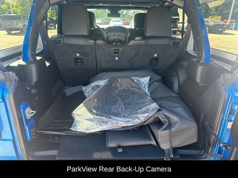 Used 2024 Jeep Wrangler Unlimited Rubicon AWD/4WD image 28