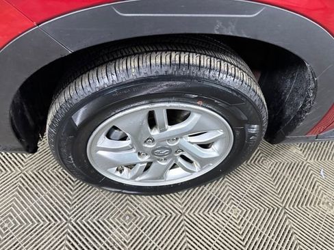 Used 2025 Hyundai Venue SE image 10