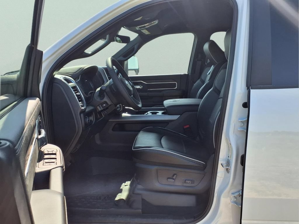 New 2026 RAM 3500 Laramie w/ Max Tow Package AWD/4WD image 16