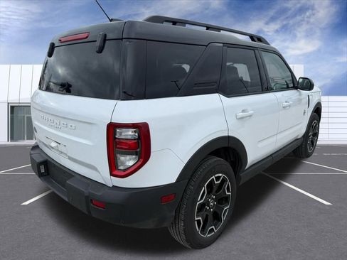 Used 2025 Ford Bronco Sport Outer Banks image 2